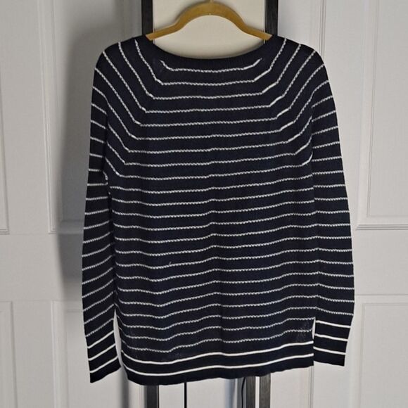 Gap ladies pullover top NWOT - Picture 7 of 8